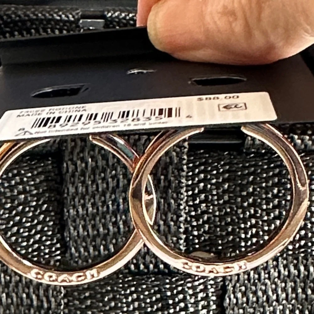 Coach Metallic Hoop Earrings rose gold - Picture 6 of 6